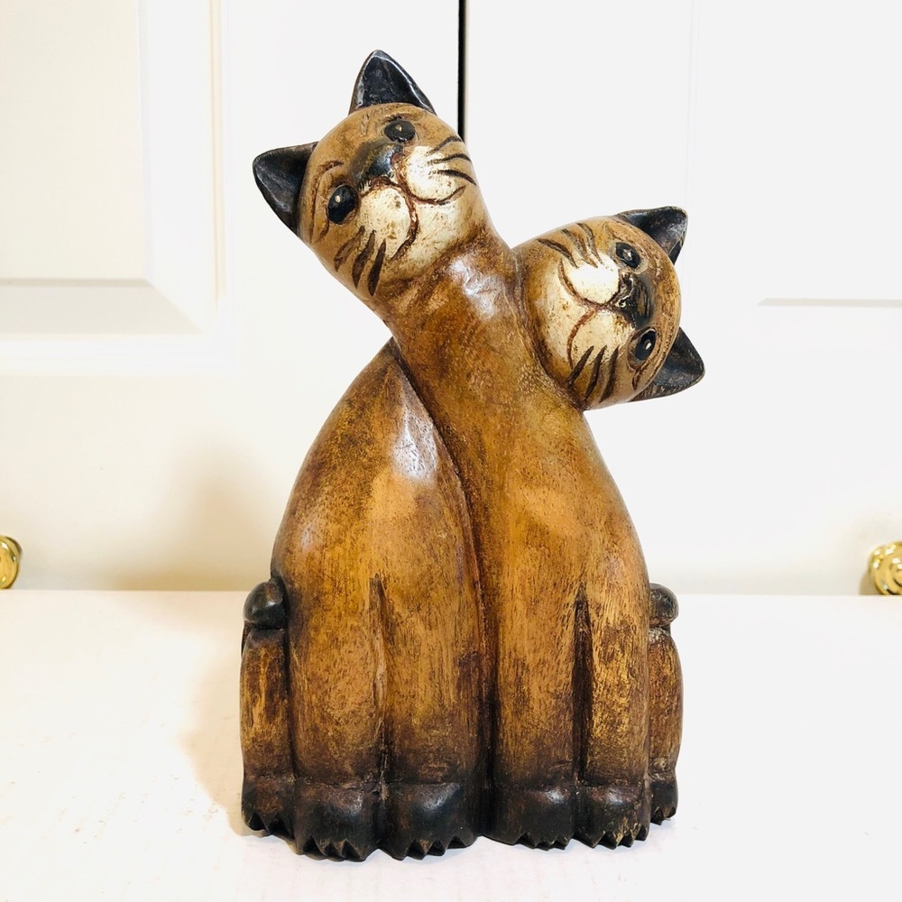 New Lovely Wooden Cat Figurine